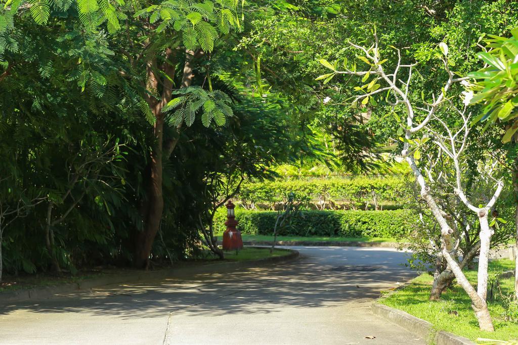 Nai Harn Baan-Bua Villas Экстерьер фото